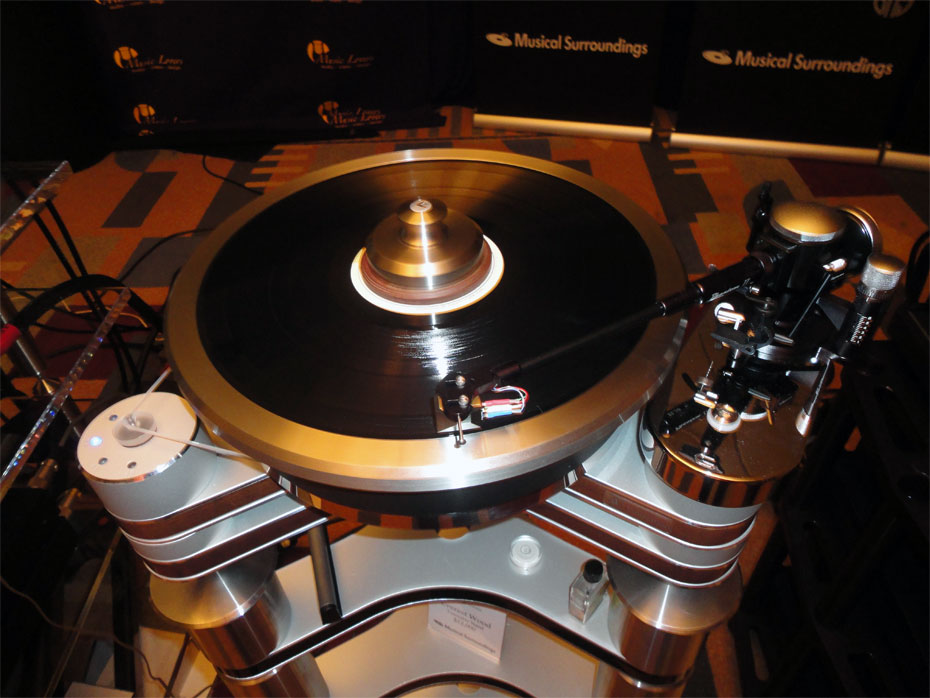 Clearaudio Phantom II Supreme table with Benz Micro LP-S MR cartridge on Grand Prix Audio Rack