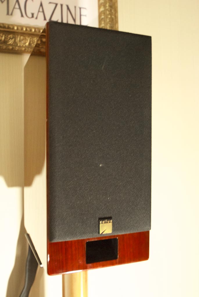 Solus Audio SC-6 bookshelf speaker at Axpona 2013 Solus Audio SC-6 bookshelf speaker at Axpona 2013