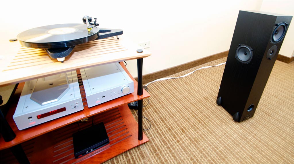 RS3 speakers $1,399 - RP8 turntable - Apollo R CD player - Brio R integrated amplifier - at AXPONA 2013